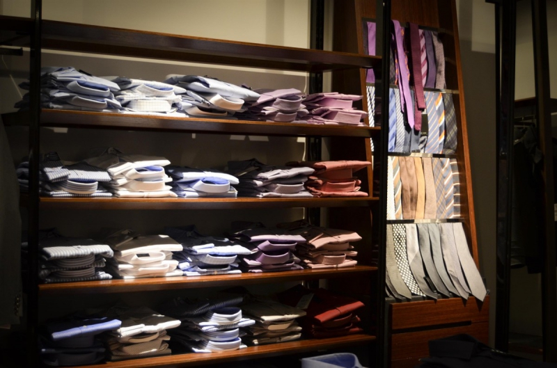 vitrine-VILLARS SUR VAR-min_shirts_exhibition_shop_shopping_shelf_buy_business_clothing-940715